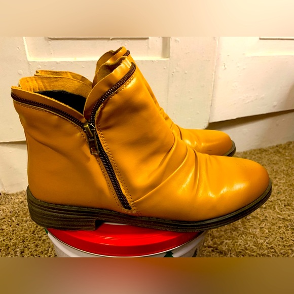Shoes Womens Size 9 Booties Poshmark